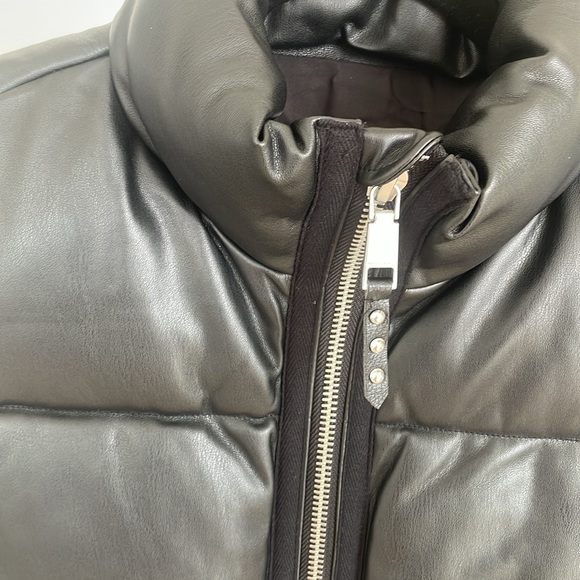 NWT REBECCA MINKOFF BLACK FAUX CROPPED PUFFER VEST - Picture 3 of 8